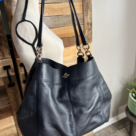 Coach Black Leather Shoulder Bag w/ Gold Detail. Excellent condition. - Picture 8 of 10